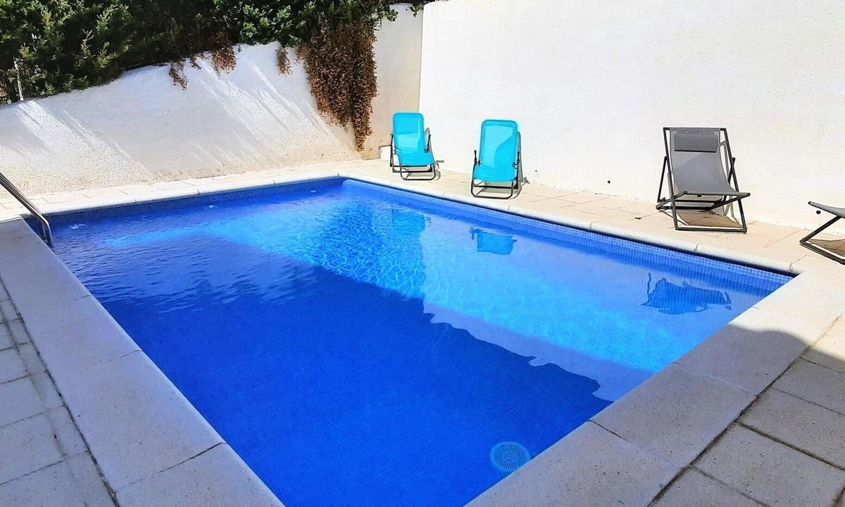Llanca Apartment | Apartment in Llançà with private pool, WiFi, parking and pets allowed