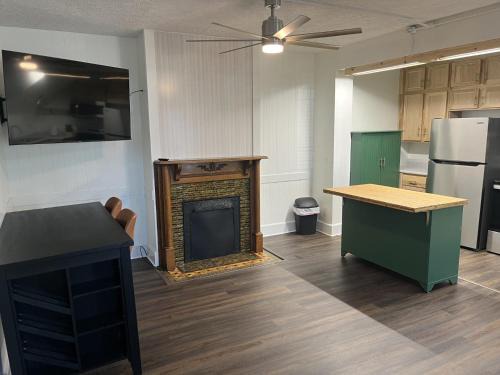 Newark Apartment | Apartment in Newark