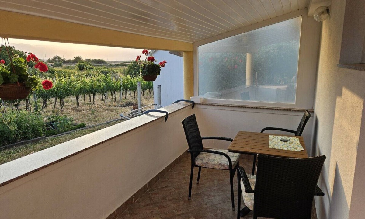 Nin Apartment | Apartment in Nin with Terrace, Air condition, WIFI (3722-2)