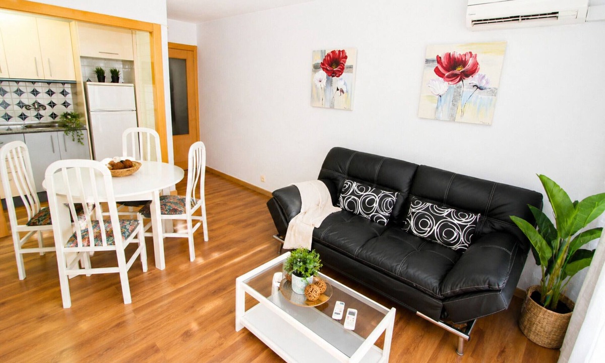 Vilafortuny Apartment | Apartment in Platja Vilafortuny – A/C and parking