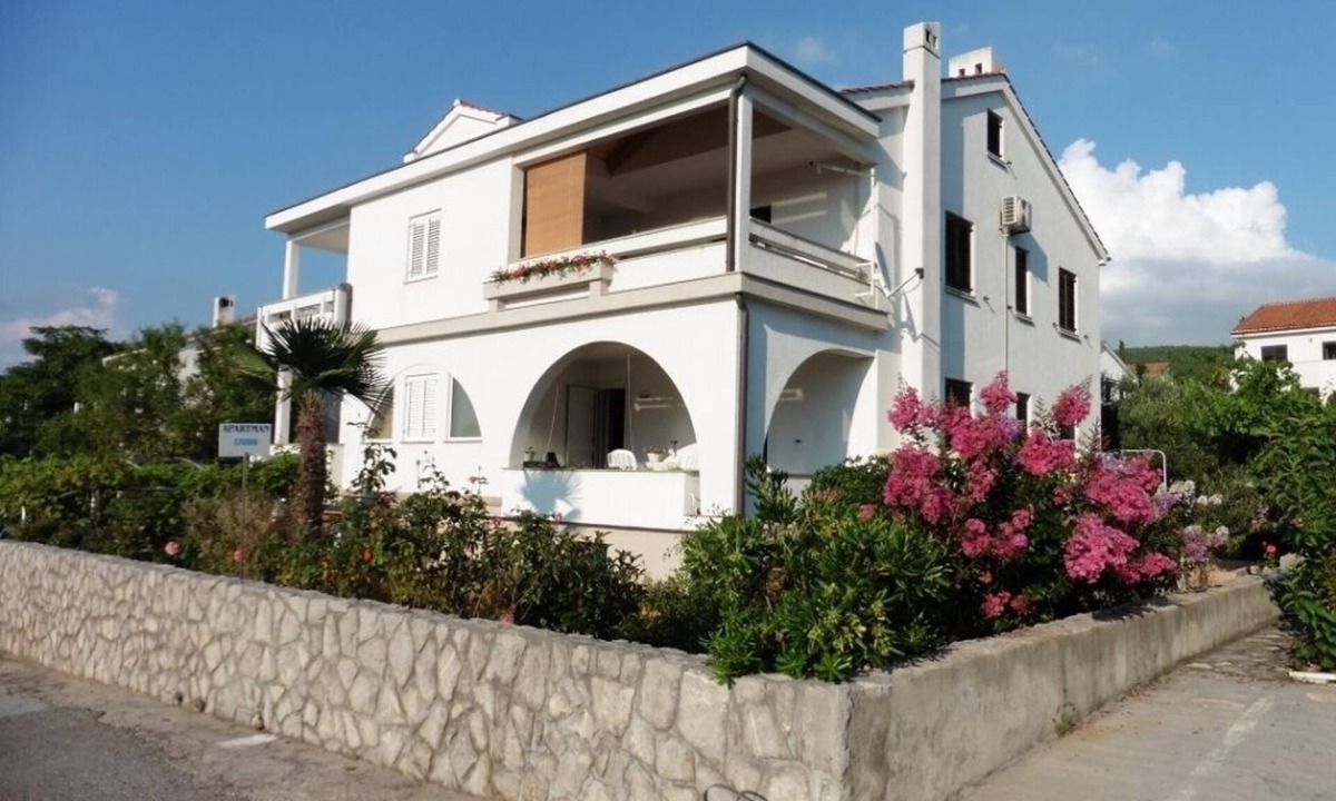 Punat Apartment | Apartment in Punat with Terrace, Air condition, WIFI, Washing machine (3829-2)