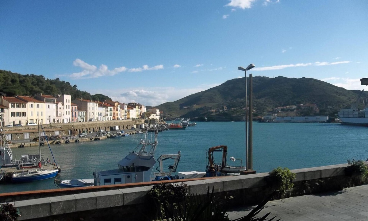 Port-Vendres Apartment | Apartment in the heart of Port-Vendres, 3 bedrooms, sleeps 6, well equipped.