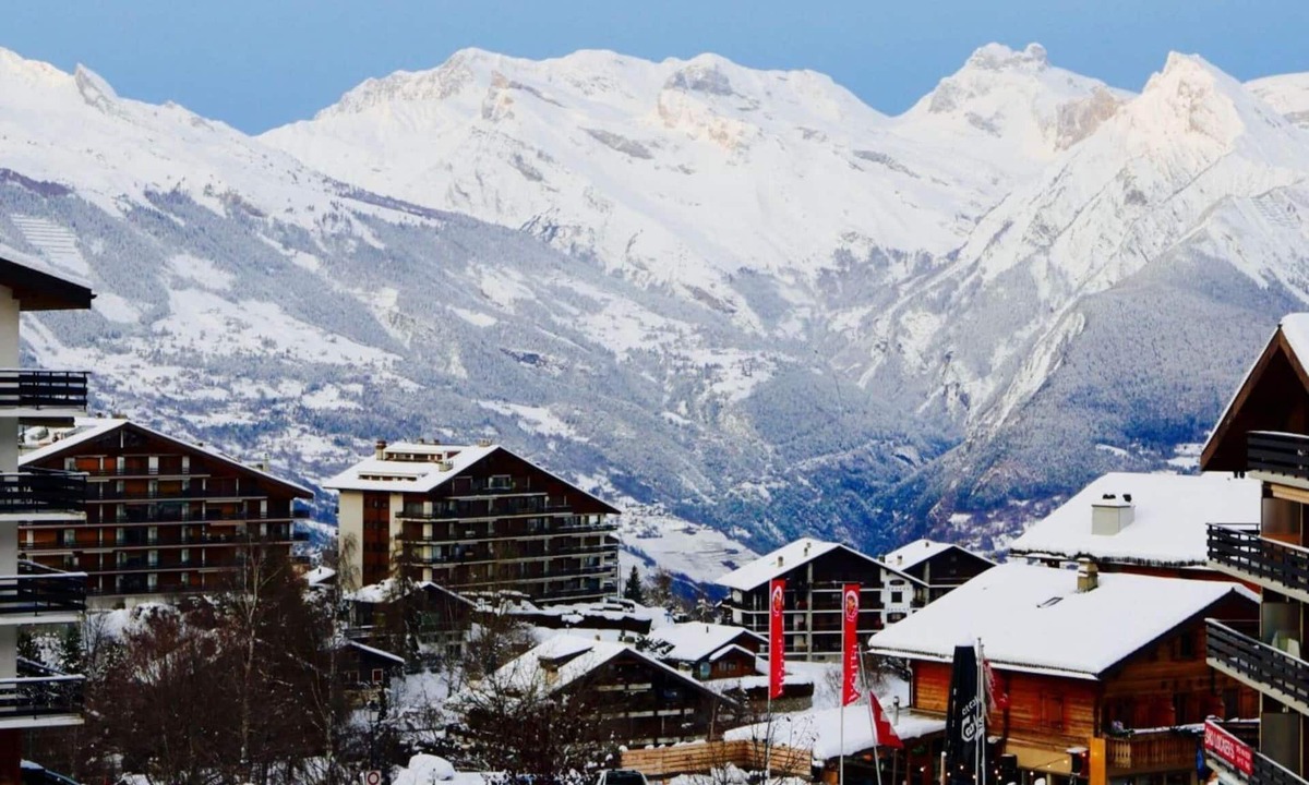 Saint-Pierre-de-Clages Apartment | Apartment in the Heart of Valley