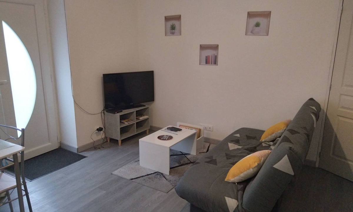 Mussidan Apartment | Apartment in the white Périgord