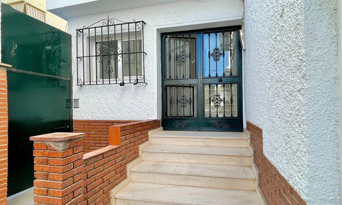 Carihuela Apartment | Apartment in Torremolinos 300 m from beach