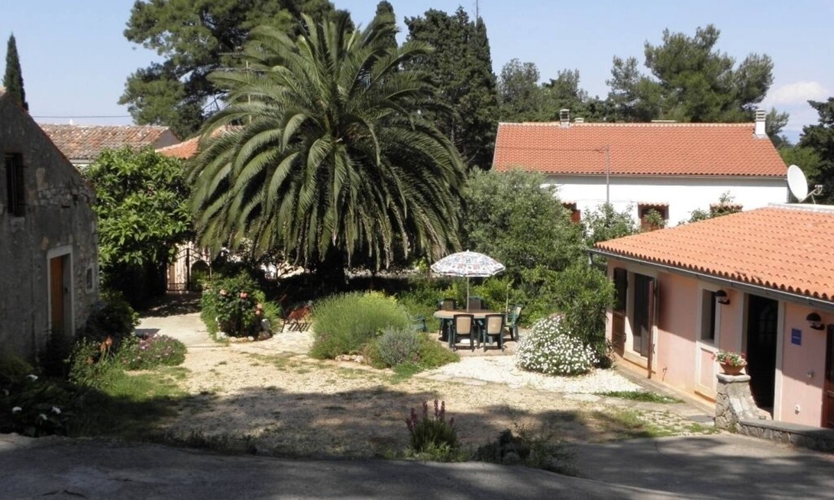 Veli Losinj Apartment | Apartment in Veli Lošinj with Terrace, Air condition, WIFI, Washing machine (63-2)