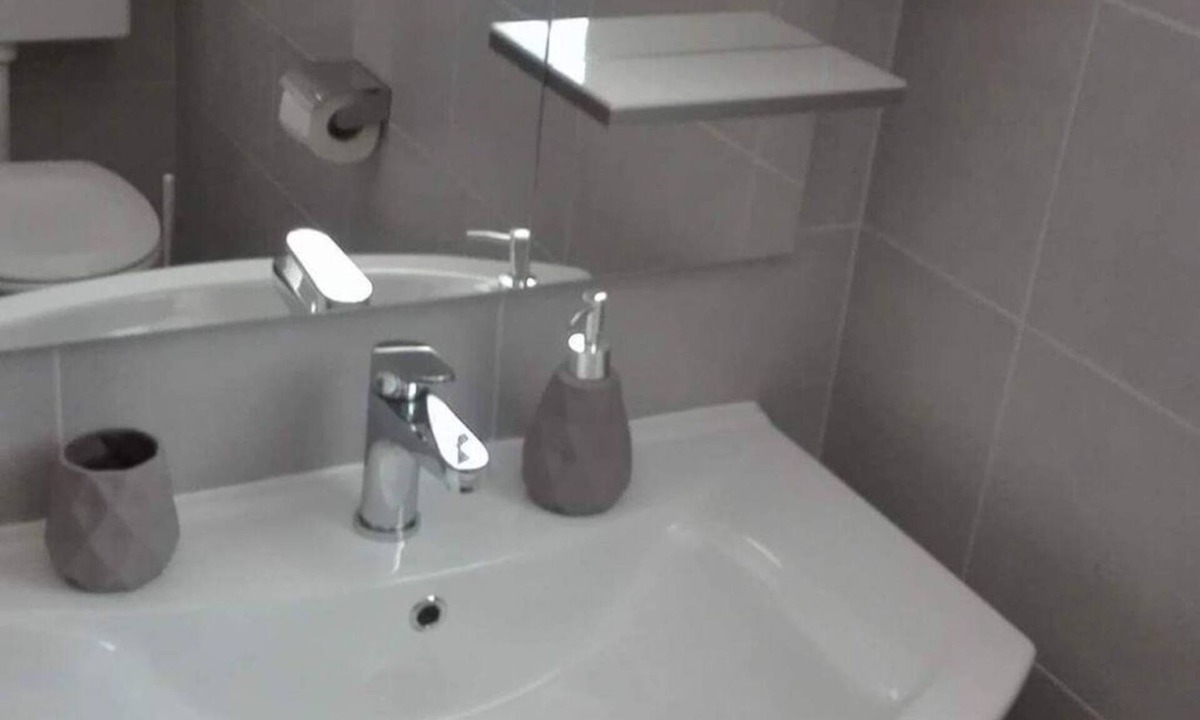 Vrsi Apartment | Apartment in Vrsi with Balcony, Air condition, WIFI (4494-2)