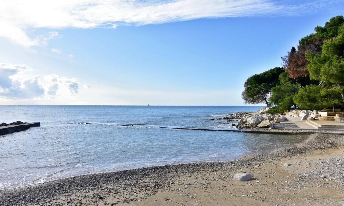 Zambratija Apartment | Apartment in Zambratija with Private Parking