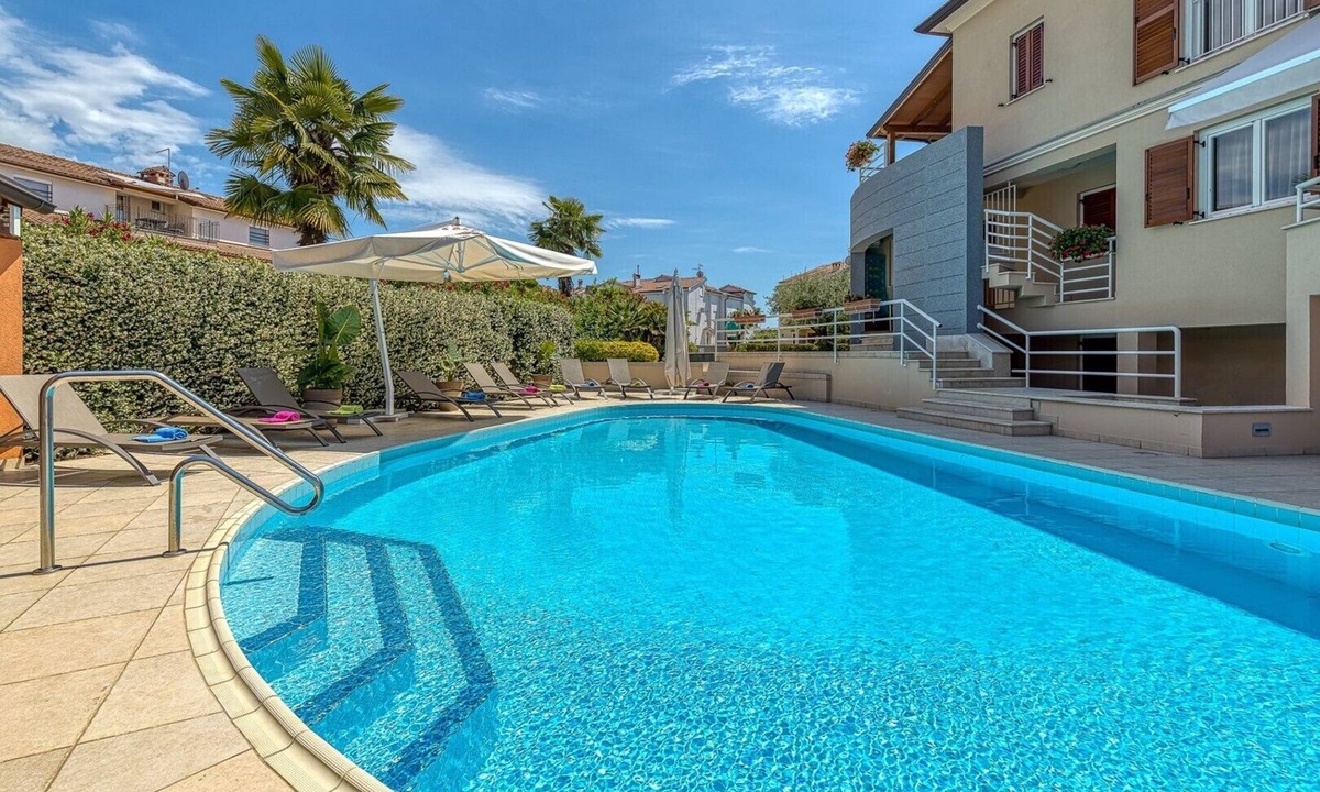 Mali Maj Apartment | Apartment Irena A1 with Pool - Mali Maj