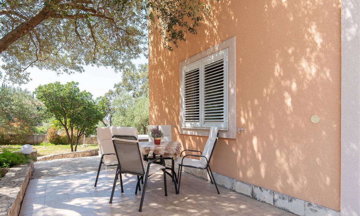 Loviste Apartment | Apartment Ivona (35247-A2) - Loviste
