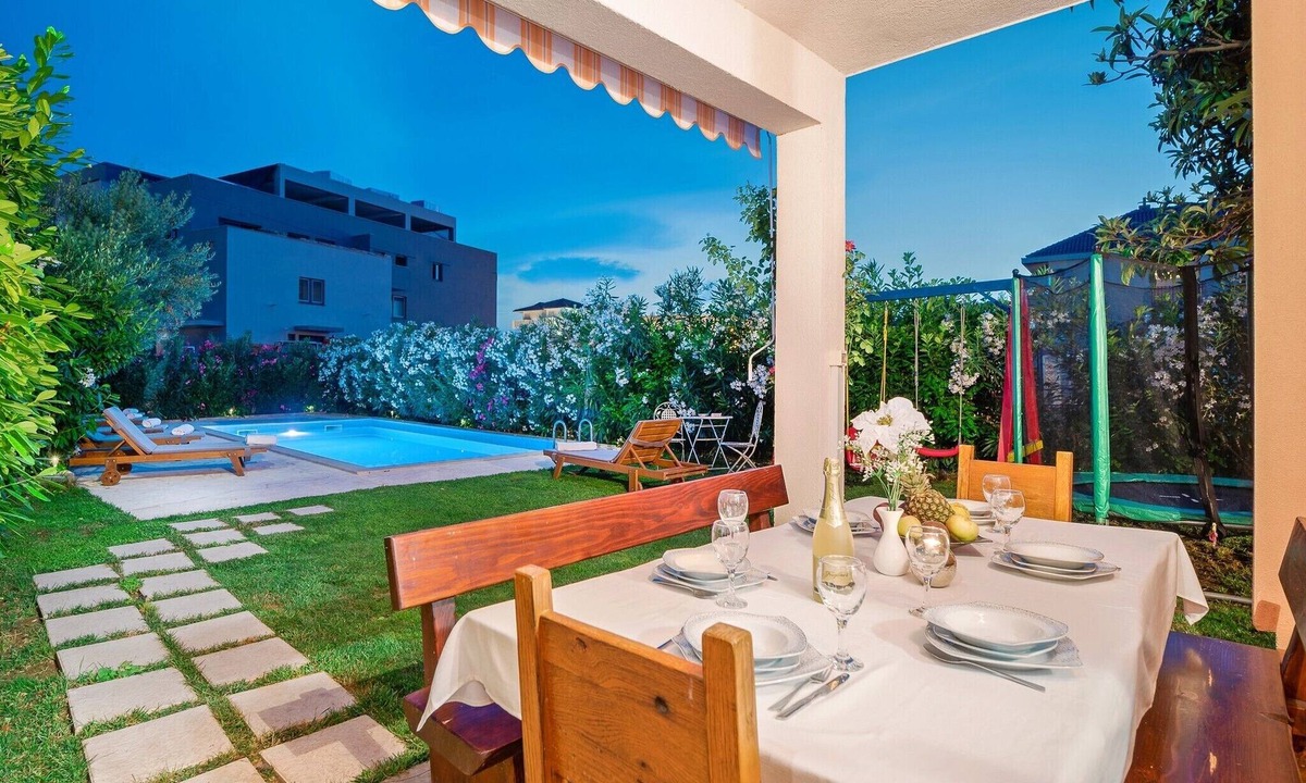 Podstrana Apartment | Apartment Jure, (14934), Podstrana, hr