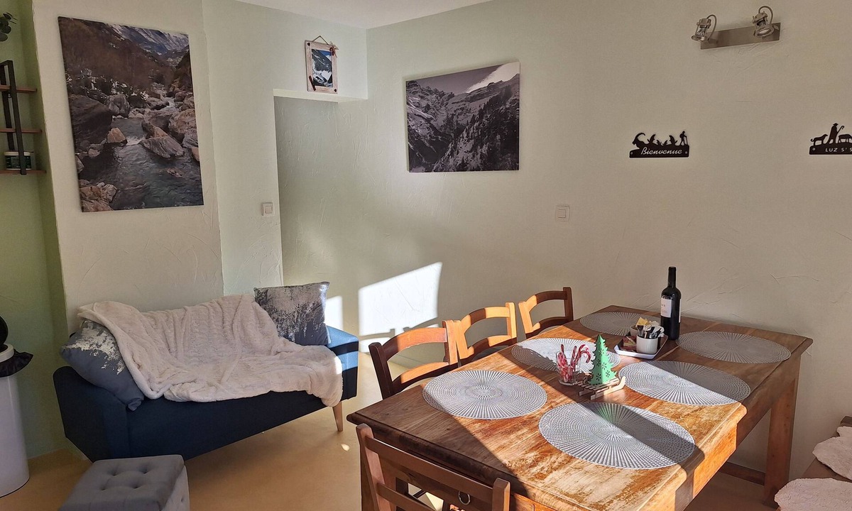 Luz-Saint-Sauveur Apartment | Apartment Knossos in a detached house