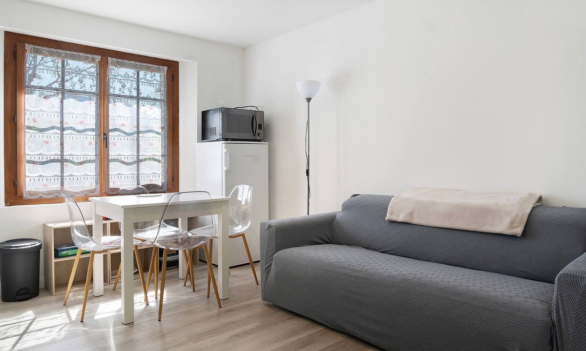 Argeles Gazost Apartment | Apartment 'L'arrieulat 2' with Mountain View, Shared Terrace and Shared Garden