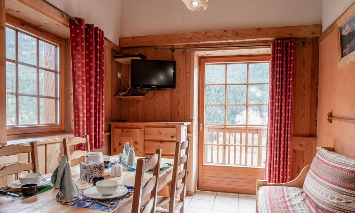 Sollieres-Sardieres Apartment | Apartment 'Le Monolithe' with Mountain View, Balcony and Wi-Fi
