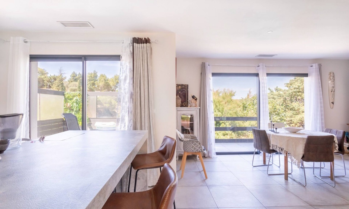 Treilles Apartment | Apartment 'L'occitane' with Shared Terrace, Shared Garden and Wi-Fi