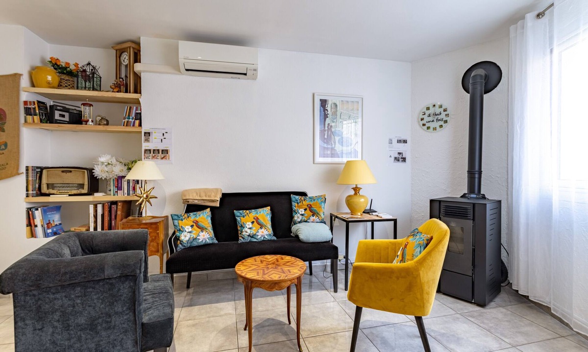 Le Boulou Apartment | Apartment 'L'Oreneta, Le Boulou, Idéal Curiste' with Wi-Fi and Air Conditioning