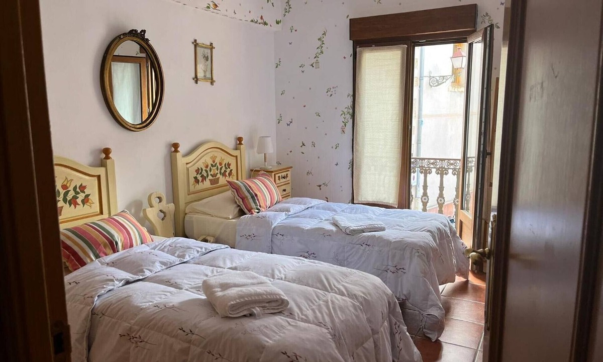Riaza House | Apartment 'La Casa De Paloma En La Plaza' with Balcony and Wi-Fi
