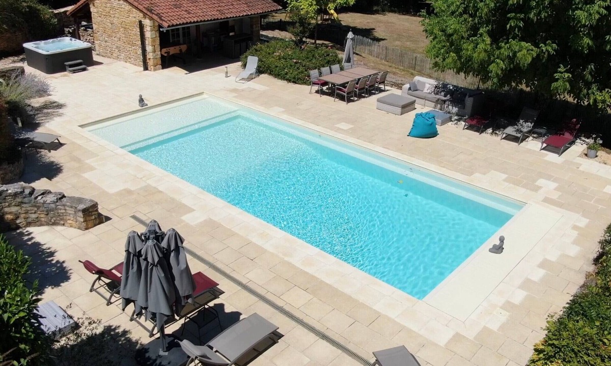 Montcabrier Cottage | Apartment 'La Cazelle' with Shared Pool and Air Conditioning