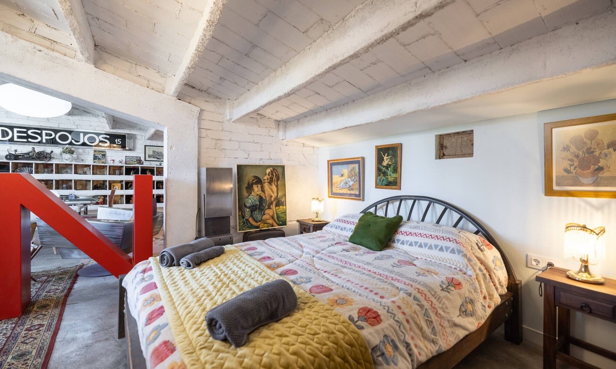 Riudecanyes Apartment | Apartment 'La Fabriqueta Loft' with Mountain View, Wi-Fi and Air Conditioning