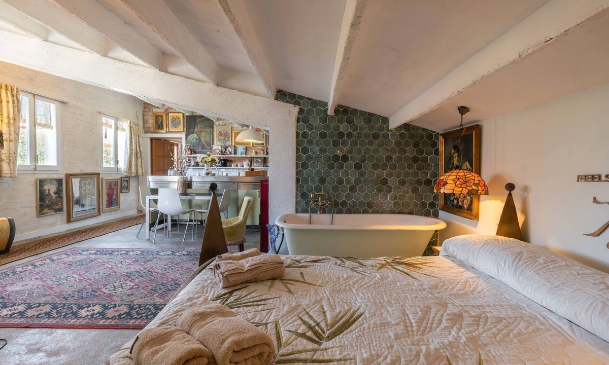 Riudecanyes Apartment | Apartment 'La Fabriqueta Deluxe' with Mountain View, Wi-Fi and Air Conditioning