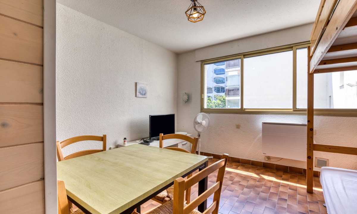 La Grande-Motte Apartment | Apartment 'La Grande Motte Studio' with Wi-Fi