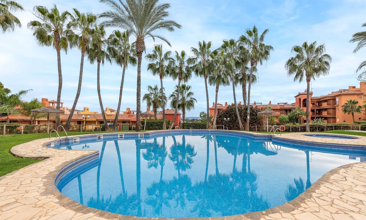 Urbanizacion Hacienda las Chapas Apartment | Apartment 'La Reserva' with Sea View, Wi-Fi and Air Conditioning