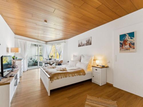 Ingenbohl Apartment | Apartment Lake View Studio by Interhome