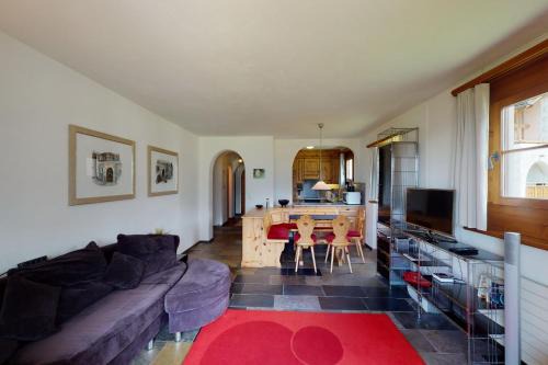 Zuoz Apartment | Apartment Larschigna