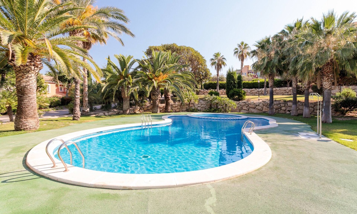 Hoya de los Patos Apartment | Apartment 'Las Lomas De Bonalba' with Mountain View, Wi-Fi and Air Conditioning