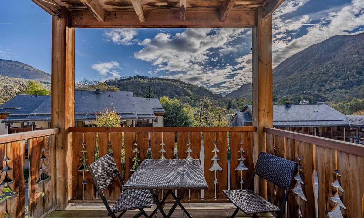 Ax-les-Thermes Apartment | Apartment 'Le calme de Ax' with Mountain Views, Shared Pool and Balcony