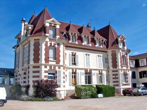 Cabourg Apartment | Apartment Le Caneton-3 by Interhome