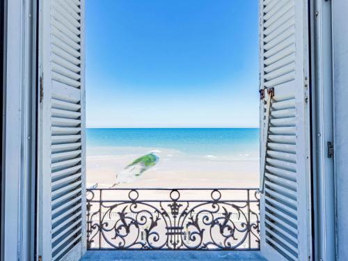 Cabourg Apartment | Apartment Le Caneton-4 by Interhome