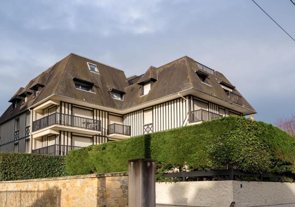 Cabourg Apartment | Apartment Le Capricorne by Interhome