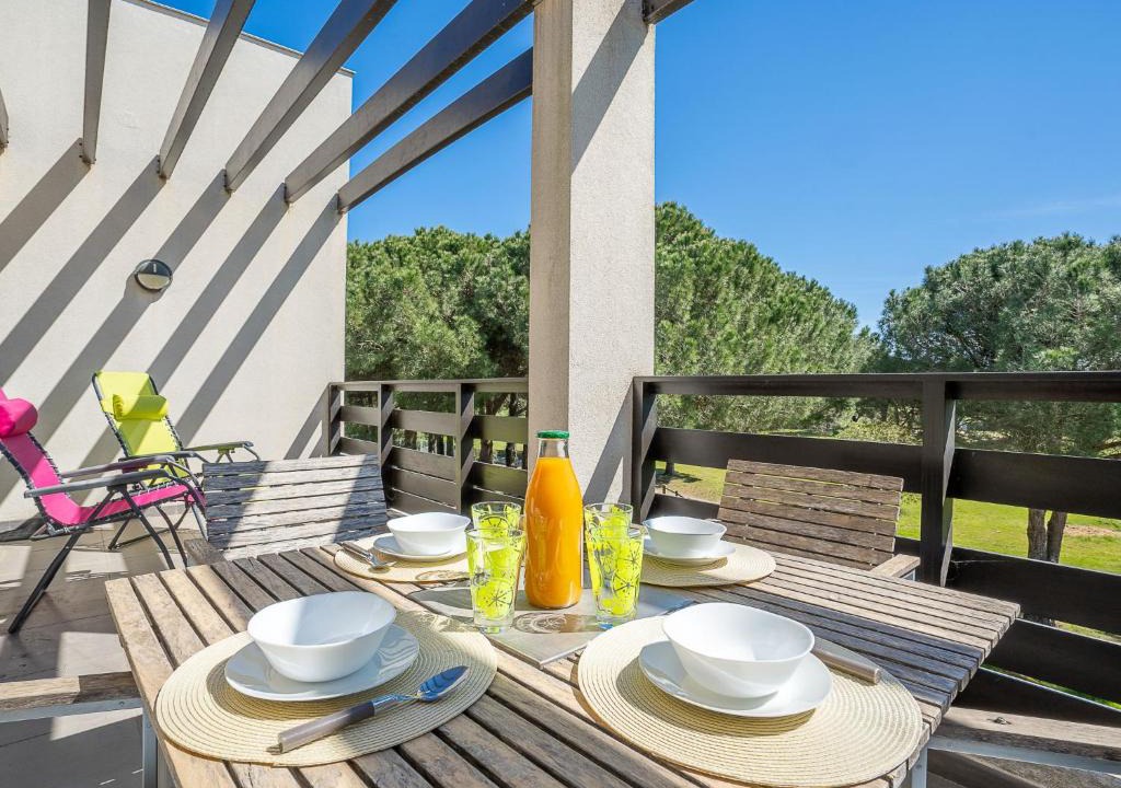 Saint-Cyprien Plage Apartment | Apartment Le Golf Clair-13 by Interhome