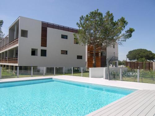 Saint-Cyprien Plage Apartment | Apartment Le Golf Clair-15 by Interhome