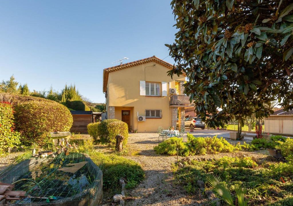 Pegomas Apartment | Apartment Le Néflier by Interhome