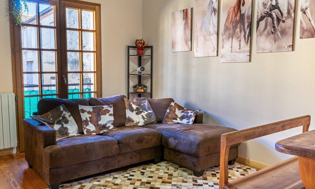Saint-Papoul Apartment | Apartment 'Le Nid De St Papoul' with Balcony and Wi-Fi