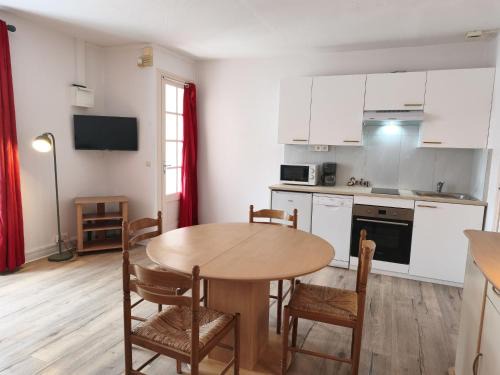 La Richardais Apartment | Apartment Le Petit Robinson-1 by Interhome