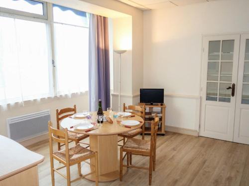 La Richardais Apartment | Apartment Le Petit Robinson-4 by Interhome