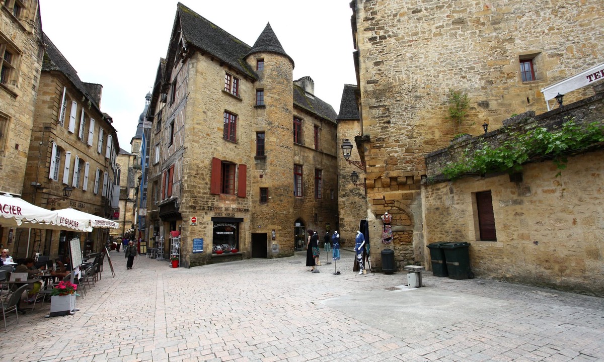 Sarlat-la-Caneda Apartment | APARTMENT LE ROYERE