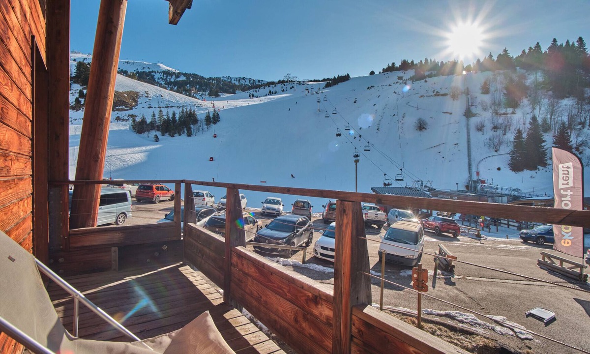 Chamrousse Apartment | Apartment 'Les Airelles' with Mountain View and Balcony
