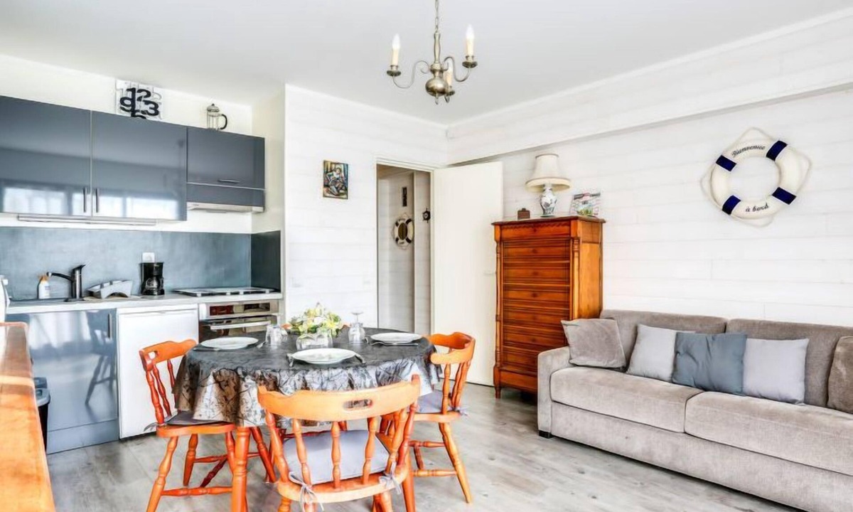 Cabourg Apartment | Apartment Les Caravelles in Cabourg - 4 persons, 1 bedrooms