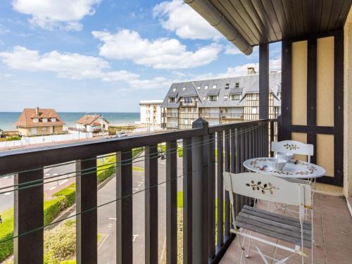 Villers-sur-Mer Apartment | Apartment les Colombières-9 by Interhome