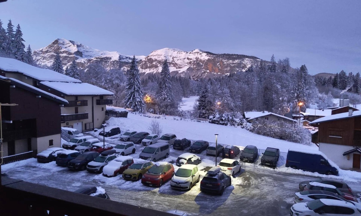 Les Carroz-d'Araches Apartment | Apartment Les Carroz d'Araches sleeps 4 to 6, mountain view