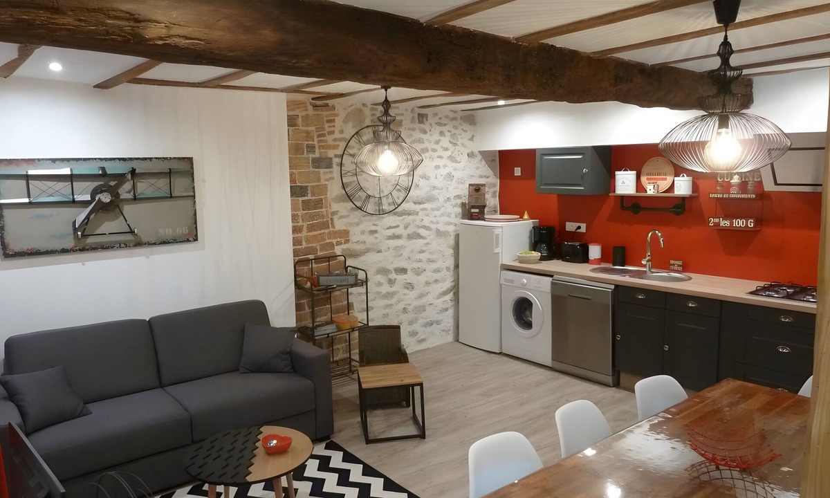 Les Epesses Apartment | Apartment "Les Glycines N2" with Private Terrace, Balcony and Wi-Fi