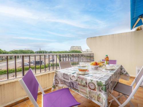 Le Grau-Du-Roi Apartment | Apartment Les Jardins du Port-4 by Interhome
