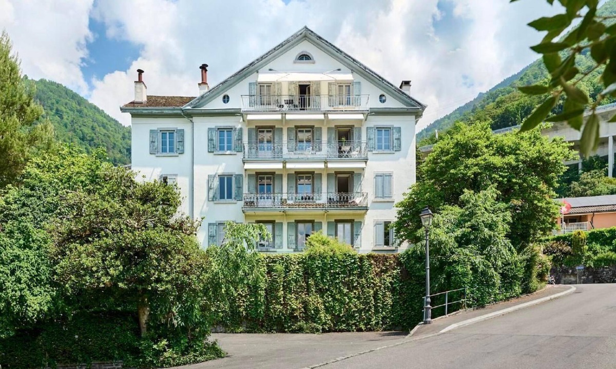 Veytaux Apartment | Apartment "Les Platanes" with private balcony