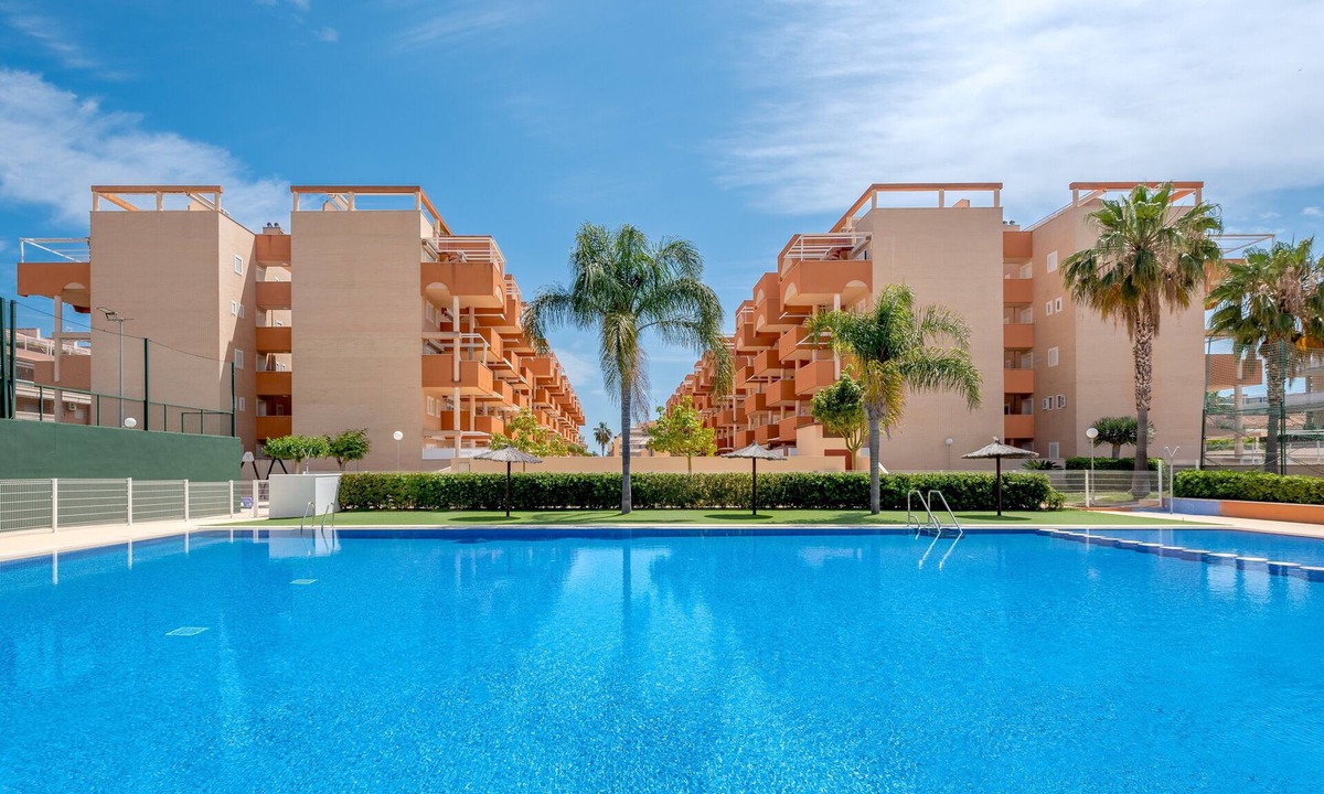 Canet de Berenguer Apartment | Apartment 'Lopimar Exclusivo' with Private Terrace, Wi-Fi and Air Conditioning