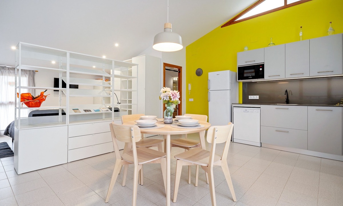 Bellvey Apartment | Apartment 'Loft El Til-ler' with Private Terrace and Wi-Fi