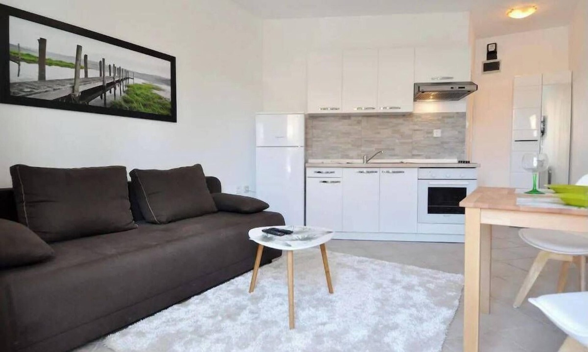 Gregovica Apartment | Apartment Lotus – Functional Studio with Parking in Pula